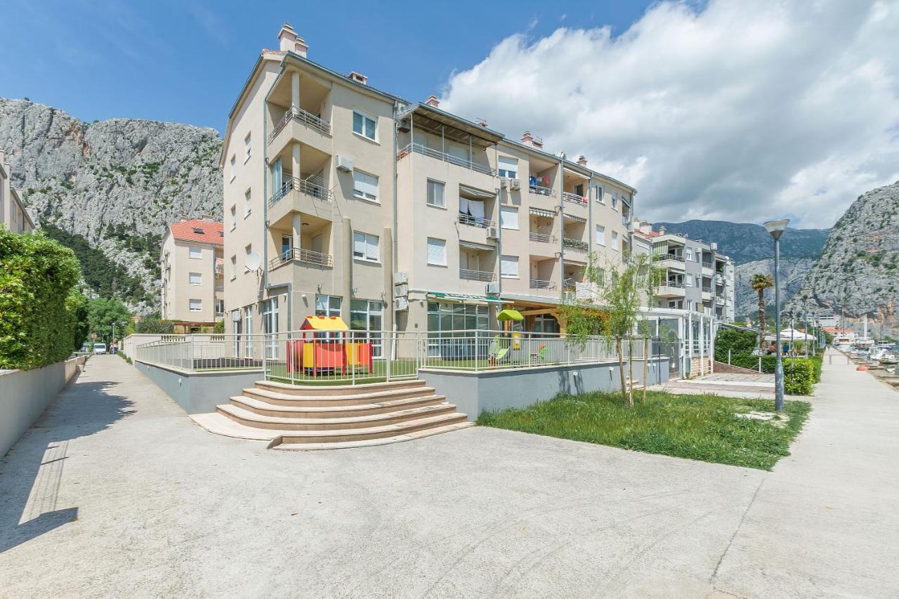 Apartments Cetina أوميس المظهر الخارجي الصورة